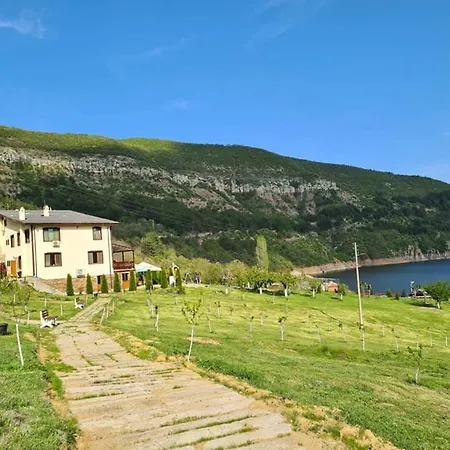 Family Borovitsa Hotel