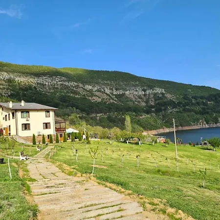 Family Borovitsa Hotell