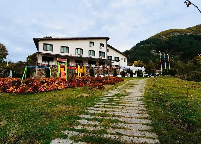 Family Borovitsa Hotel 2*