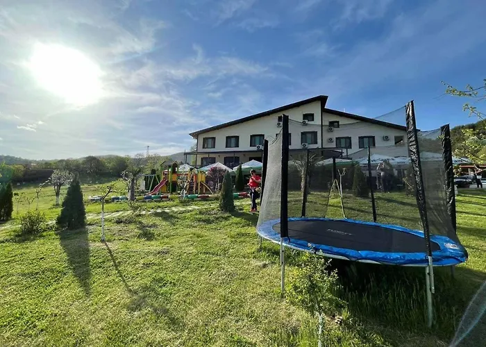 Хотел Family Borovitsa