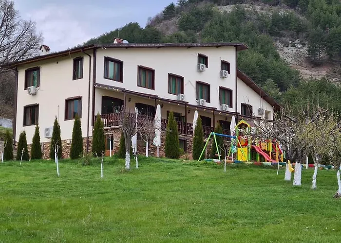 Hotel Family Borovitsa 2*