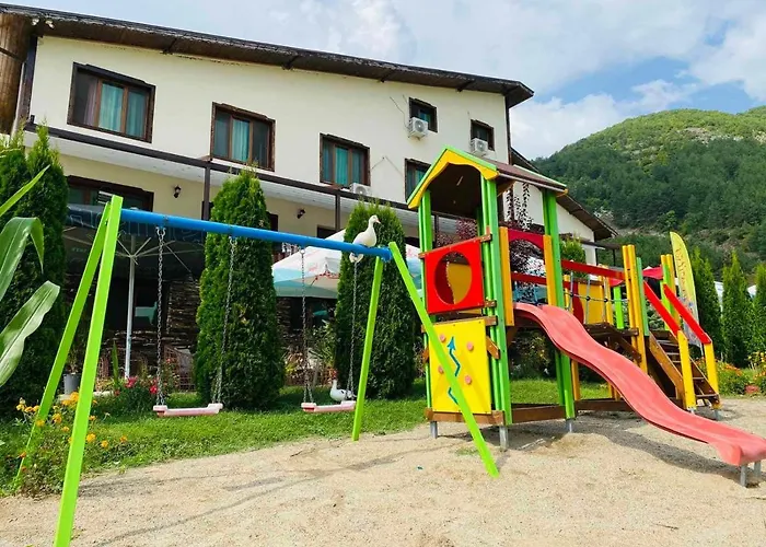 Hotel Family Borovitsa 2*